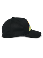 Casquette Snapback Lucid Alpinestars, noire, vue de profil, visière incurvée avec couronne structurée, broderie du logo multicolore éclatante, tissu en sergé 100 % coton