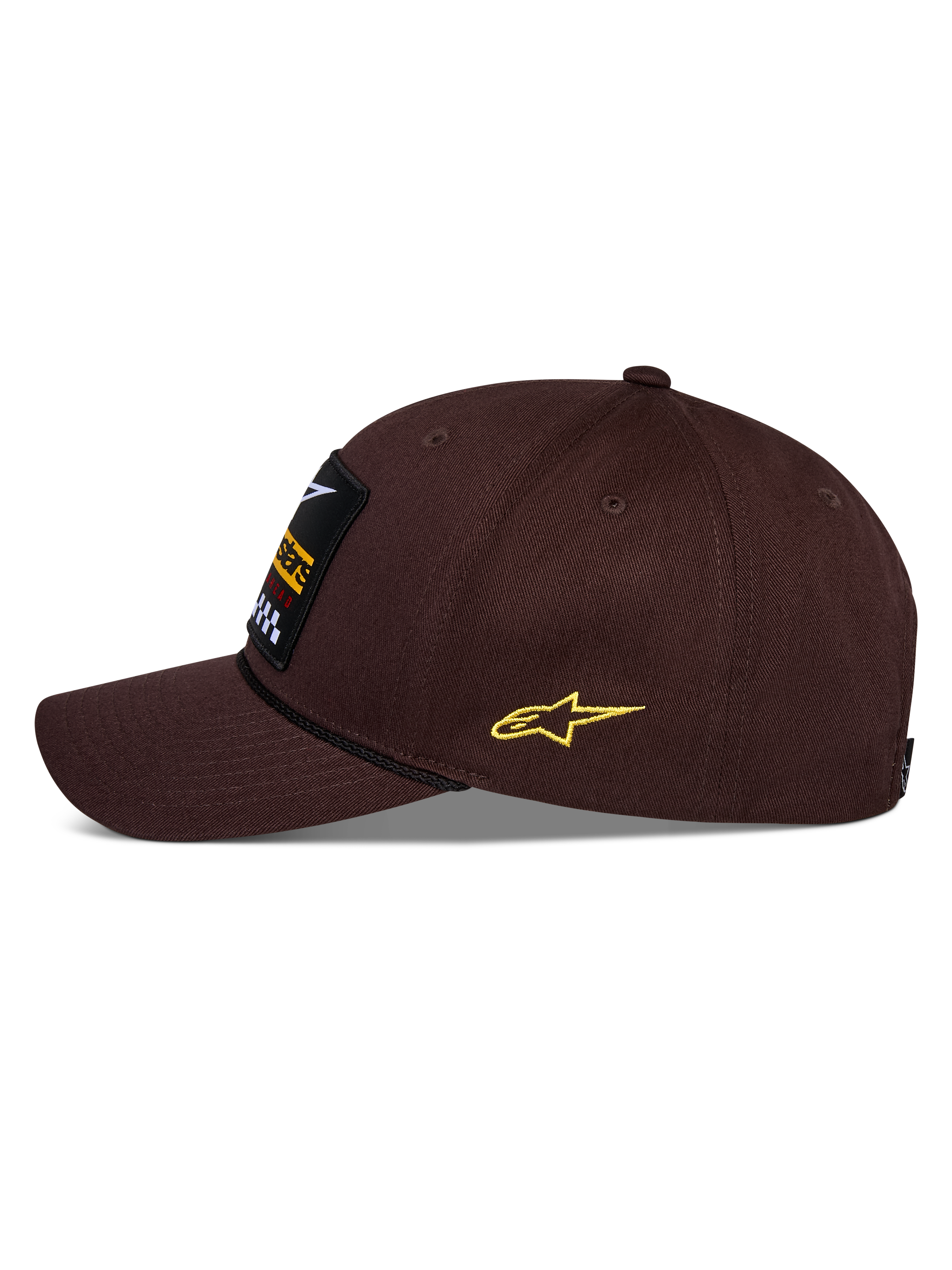 Casquette Snapback Alpinestars Matrix, marron, vue de profil, visière incurvée avec détail de corde noire, écusson brodé à l'avant, logo Astars jaune sur le côté, construction structurée en sergé de coton, couvre-chef motorsport décontracté
