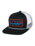 Casquette Trucker Alpinestars Phosphor, noir et blanc, visière plate avec couronne structurée et détail de corde blanche, patch multicolore Astars à l'avant avec bordure orange et texte « RACING AHEAD », arrière en maille blanche respirante avec broderie du logo sur le côté