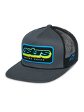 Casquette Trucker Phosphor Alpinestars, noir anthracite, devant en sergé gris avec arrière en maille noire, logo Astars multicolore vibrant avec texte Racing Ahead, visière plate, broderie du logo sur le côté, accessoire décontracté inspiré du sport automobile