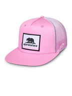 Casquette Trucker Alpinestars Cali Gradient, rose et blanc, casquette à visière plate avec patch Cali Bear tissé, devant en sergé rose et arrière en maille dégradée, couvre-chef sportswear décontracté