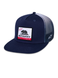 Casquette Trucker Alpinestars Cali Gradient, casquette snapback, bleu marine et blanc, avec visière plate, écusson tissé d'ours de Californie sur le devant, arrière en maille polyester dégradée et logo Astars brodé sur le côté