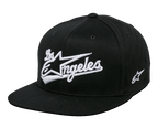 Casquette Alpinestars Los Angeles, snapback noire et blanche à visière plate, couronne structurée avec broderie 3D blanche avec police athlétique Los Angeles et logo Ageless, broderie latérale du logo, couvre-chef sportswear décontracté