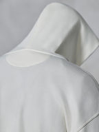 Sweat à capuche zippé Alpinestars Essentials Ageless, blanc cassé, vue rapprochée de dos de la capuche et des épaules, tissu polaire compact et doux, design minimaliste pour une tenue décontractée au quotidien.