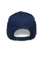 Casquette Snapback Ascension Alpinestars, bleu marine, vue arrière montrant la fermeture à pression réglable et la couronne structurée, petite étiquette noire avec logo Astars, style streetwear décontracté