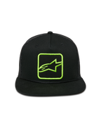Casquette Trucker Alpinestars Control, noire avec logo brodé vert citron, visière plate avec corde tressée, arrière en maille avec fermeture snapback, style motorsport décontracté