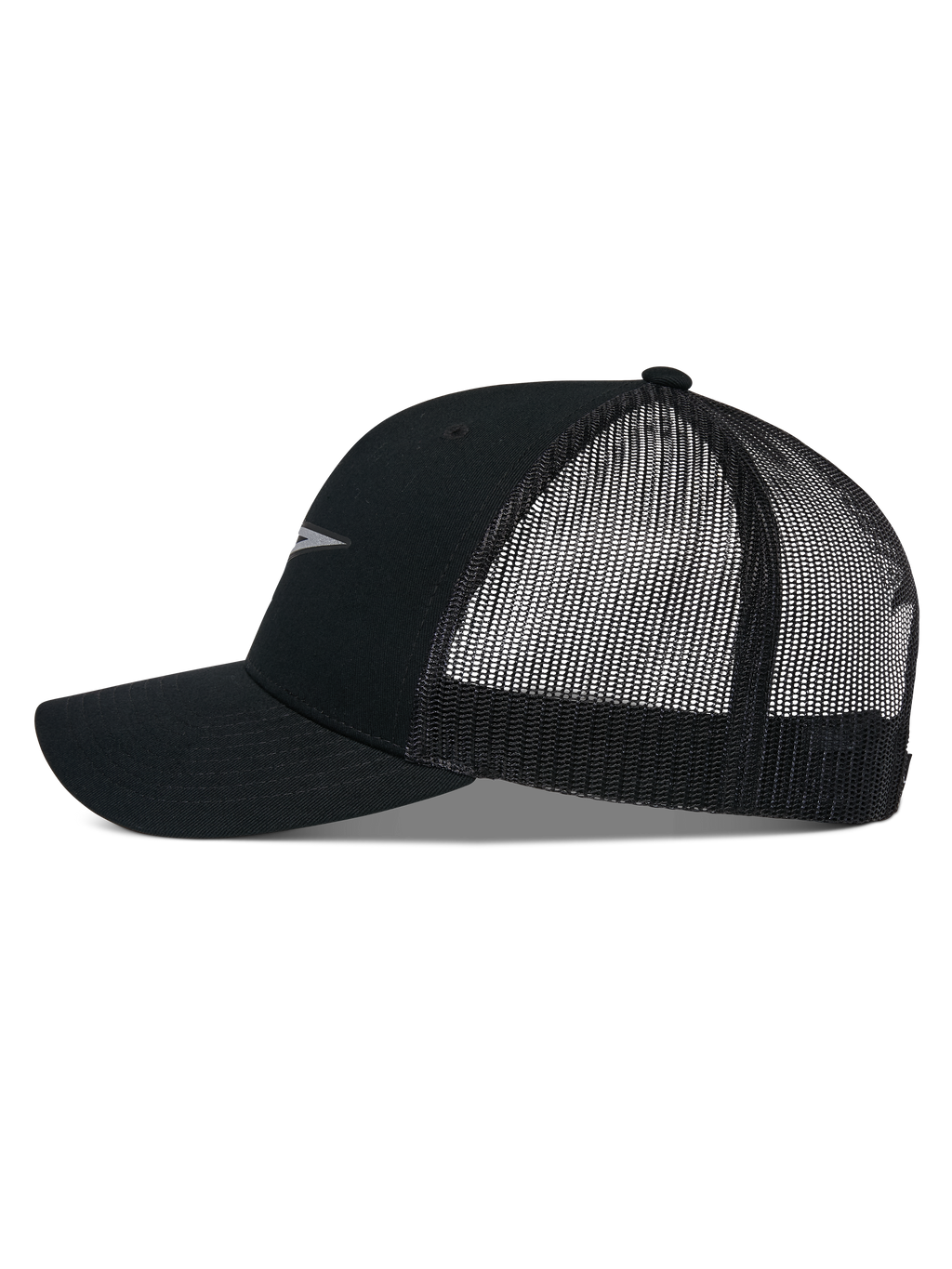 Casquette Trucker Alpinestars Reflect Ageless, vue de profil, noir, visière incurvée avec couronne structurée, panneaux arrière en maille respirante, logo réfléchissant, accessoire de tête motorsport décontracté