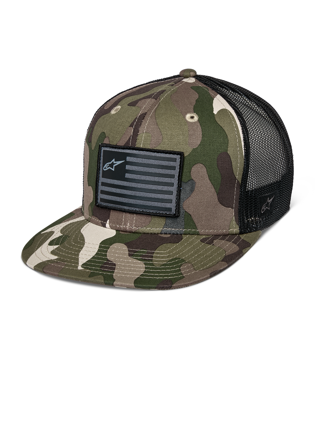 Alpinestars Flag Flat Trucker Hat, casquette trucker camouflage vert et noir avec visière plate, arrière en maille respirante, couronne structurée avec patch logo style drapeau noir, accessoire motorsport décontracté