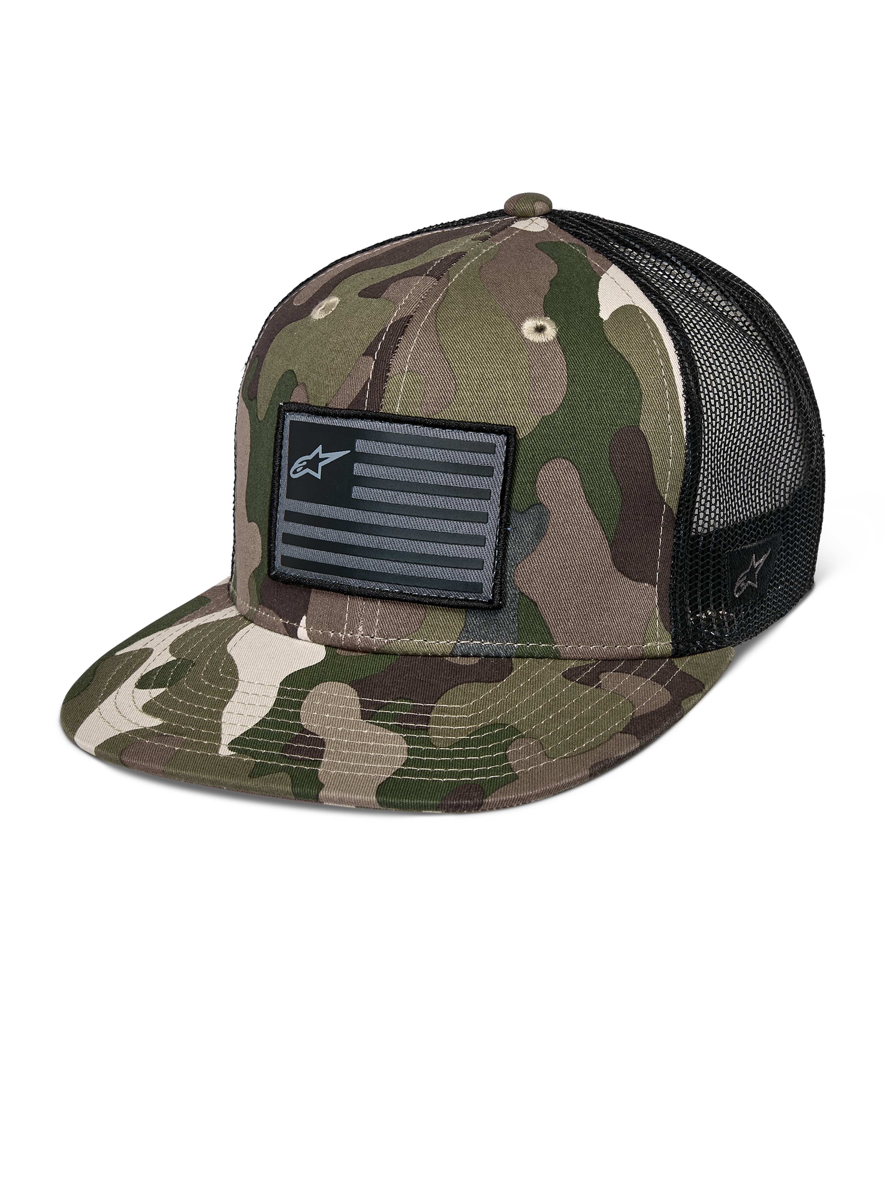 Alpinestars Flag Flat Trucker Hat, casquette trucker camouflage vert et noir avec visière plate, arrière en maille respirante, couronne structurée avec patch logo style drapeau noir, accessoire motorsport décontracté
