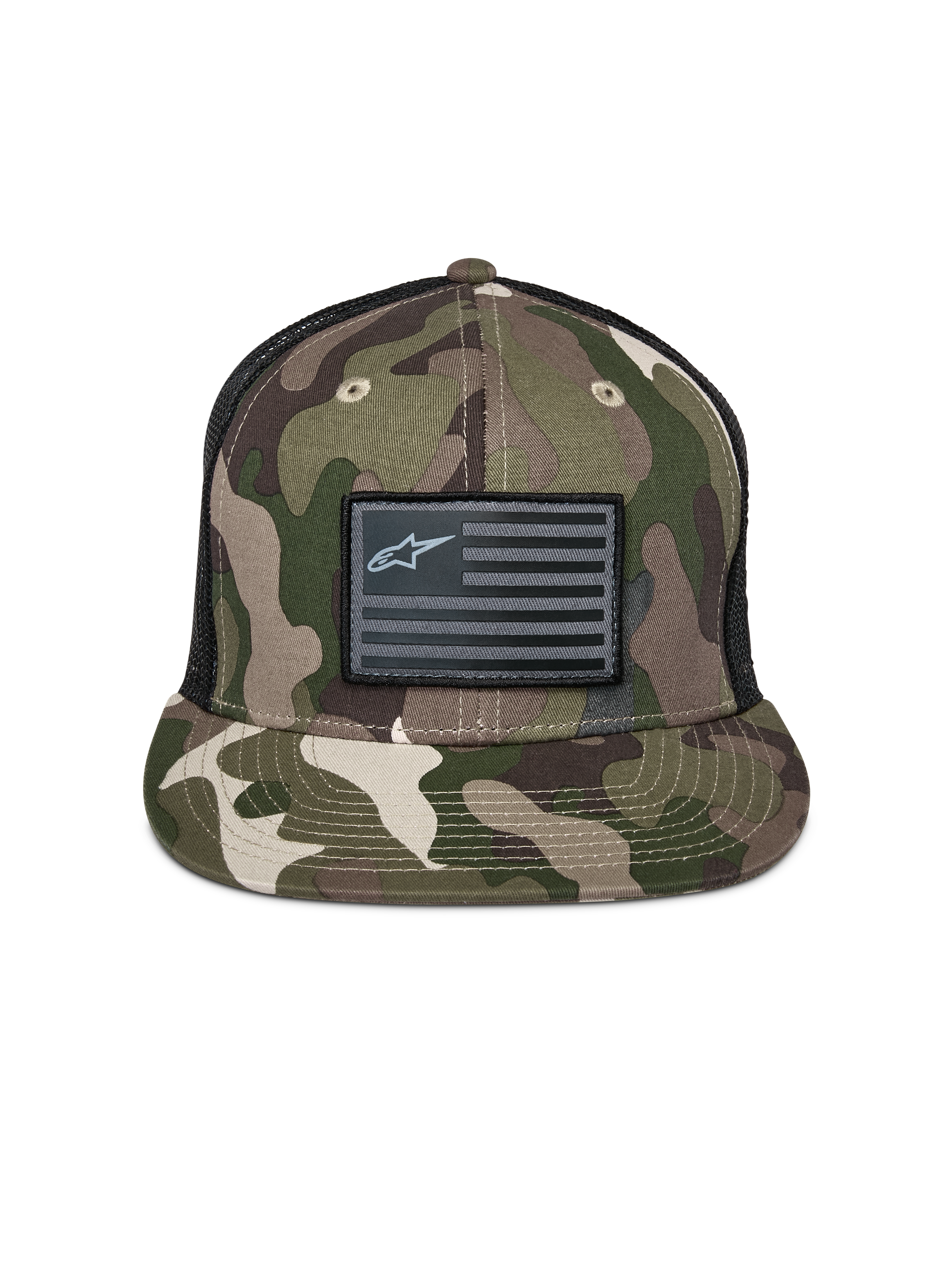 Casquette Trucker Alpinestars Flag Flat, camouflage vert et noir, visière plate avec couronne structurée, patch drapeau noir avec logo Alpinestars, arrière en maille, couvre-chef décontracté inspiré du sport automobile