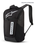 Sac à dos Alpinestars Defcon V3, sac à dos sportswear de 13,6 L pour le quotidien, noir et blanc, avec logo et marquage Astars imprimés, poche avant zippée et bretelles rembourrées.