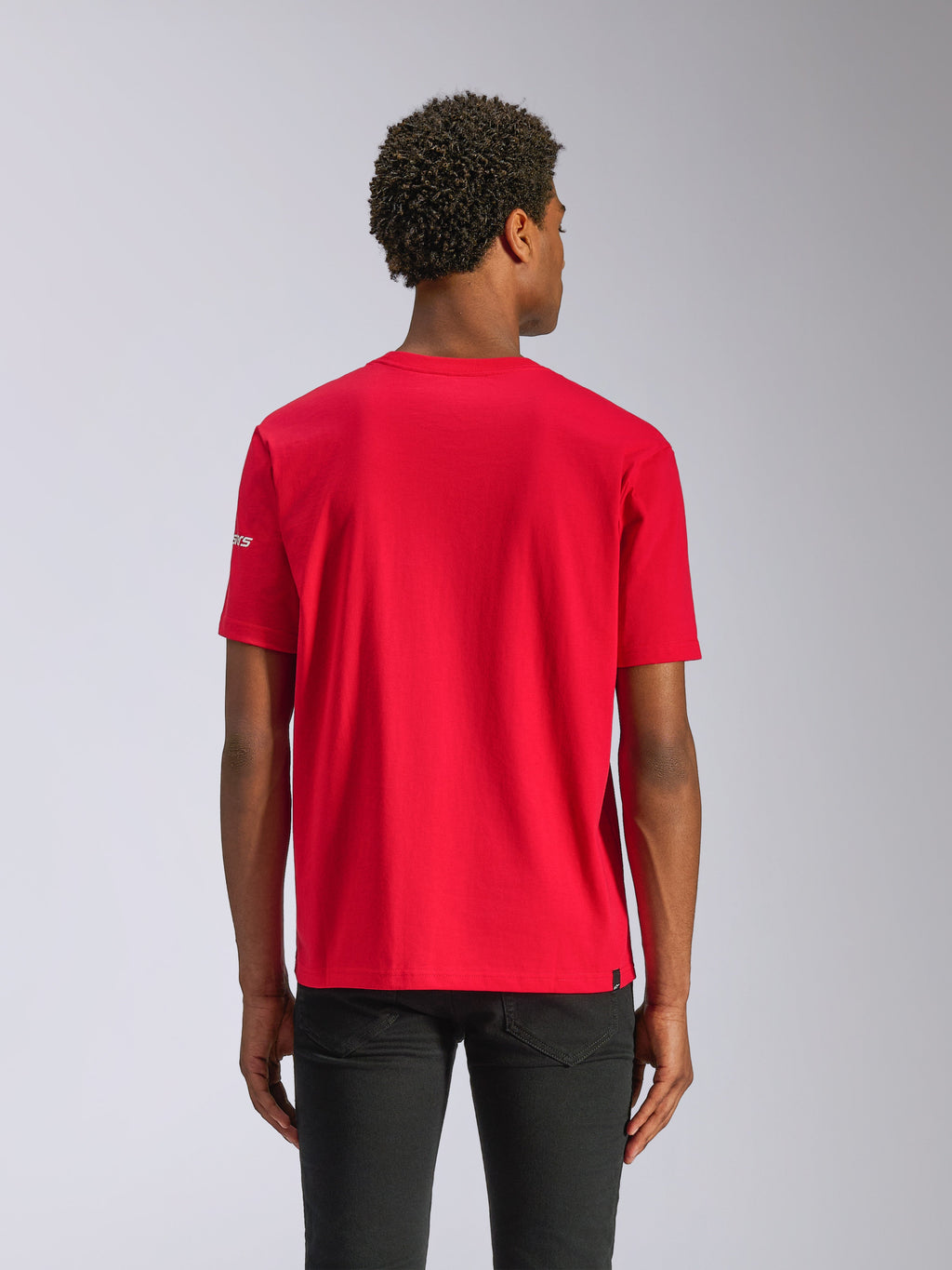 T-shirt Alpinestars Frontal CSF, t-shirt à manches courtes, rouge, vue de dos sur modèle, tissu durable évacuant l'humidité, vêtement de sport performance décontracté