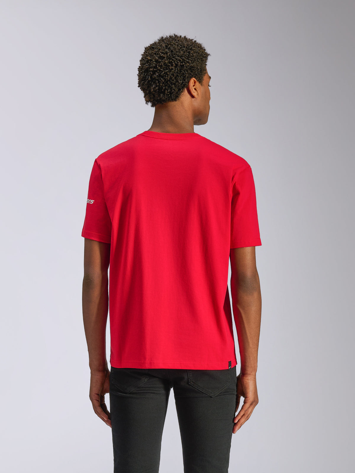 T-shirt Alpinestars Frontal CSF, t-shirt à manches courtes, rouge, vue de dos sur modèle, tissu durable évacuant l'humidité, vêtement de sport performance décontracté