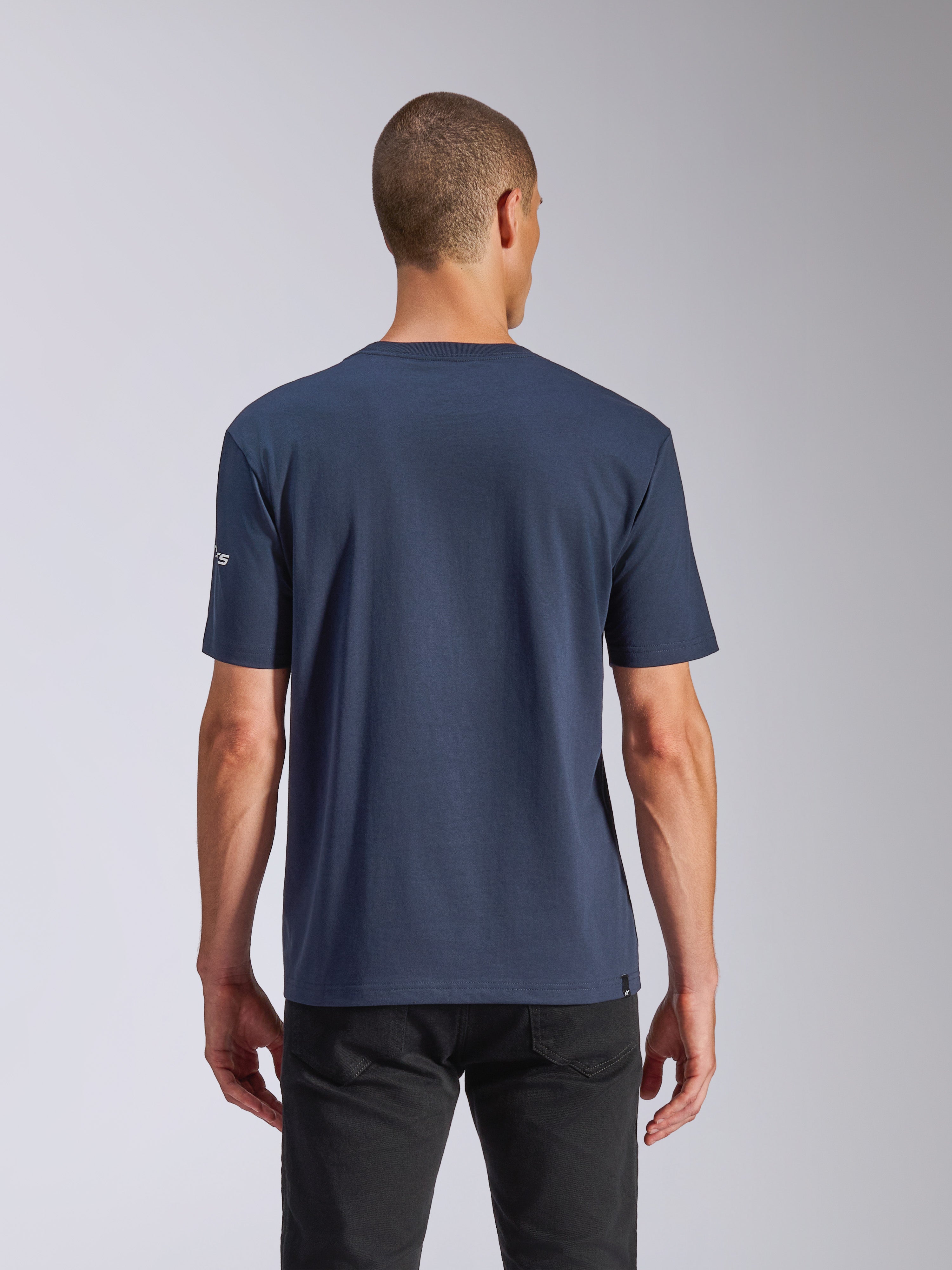 Alpinestars Frontal CSF Tee, t-shirt à manches courtes, bleu marine, vue de dos sur un mannequin portant un pantalon noir, vêtement de sport performant et décontracté