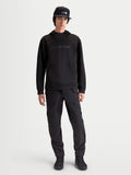 Alpinestars sweat à capuche Datrix, pull sportswear pour homme, noir, avec marquage HD ton sur ton et capuche doublée en mesh, style décontracté inspiré du sport automobile porté par un modèle