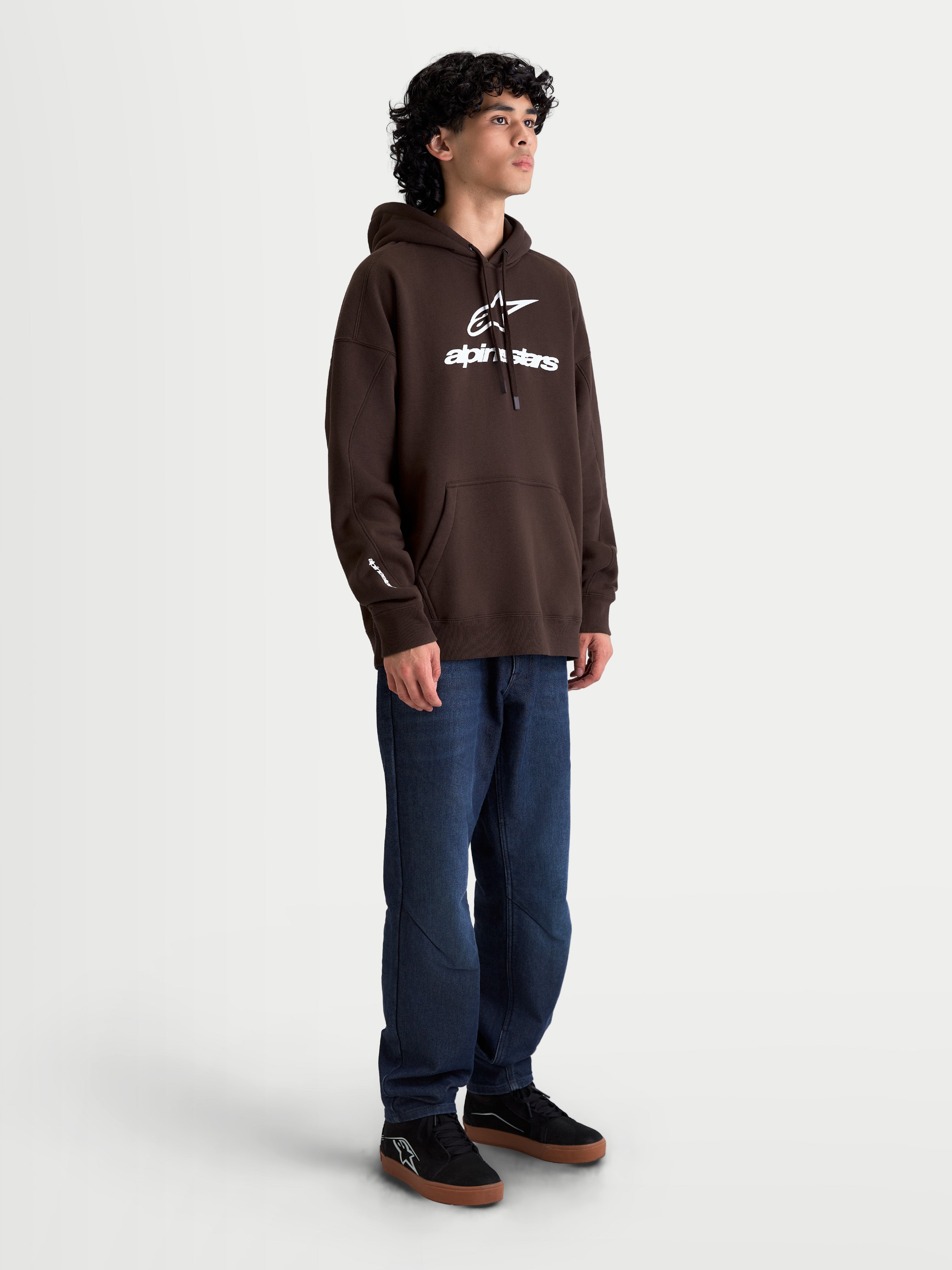 Alpinestars sweat à capuche Prelude Oversized, sweat à capuche sportswear pour homme et femme, marron et blanc, coupe décontractée avec logos blancs en relief, poche kangourou et construction en polaire.