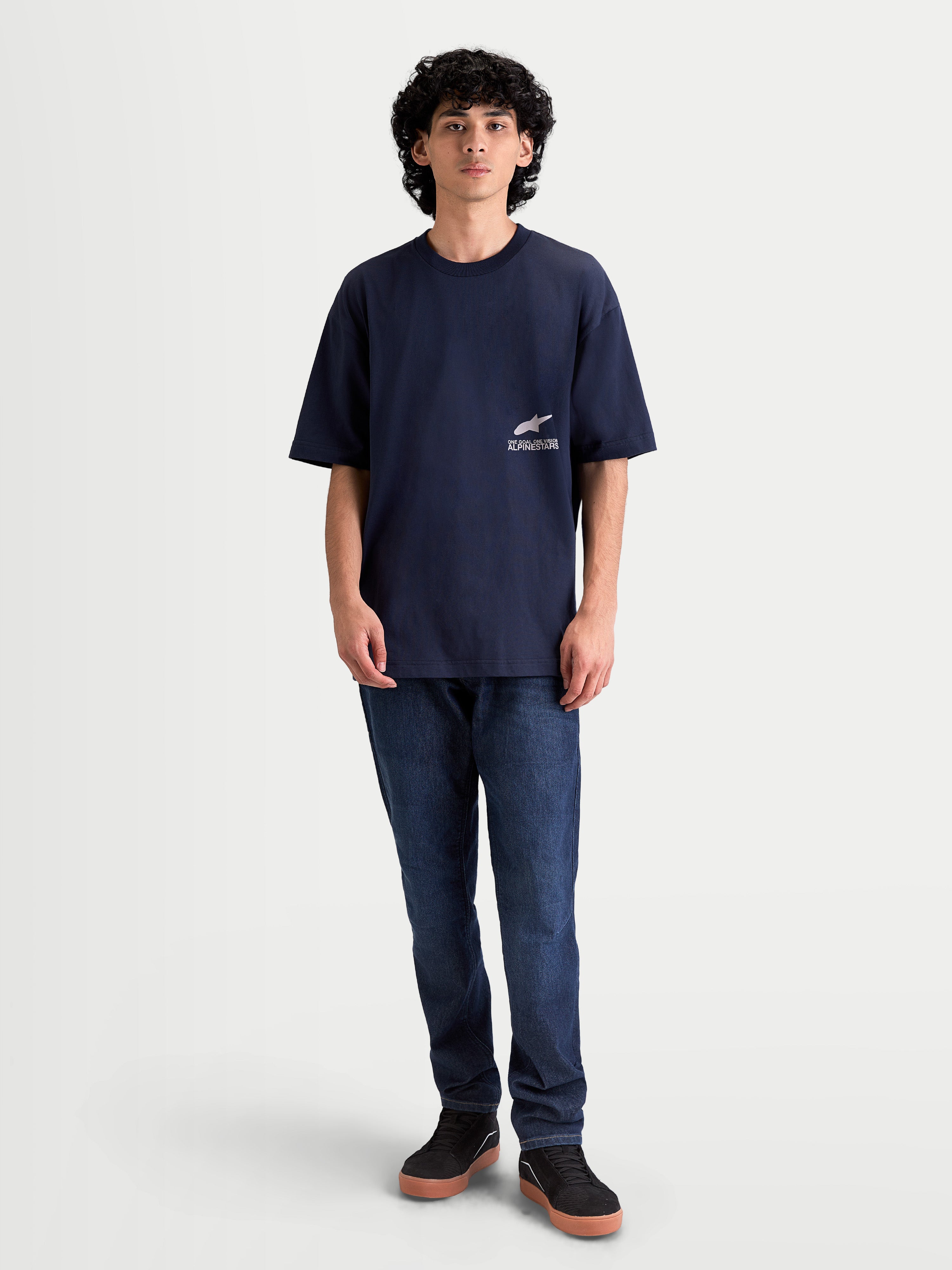 Alpinestars Institute Oversized SS CSF Tee, t-shirt de sportswear à manches courtes pour homme, bleu marine, petit logo blanc sur la poitrine, coupe oversize décontractée.