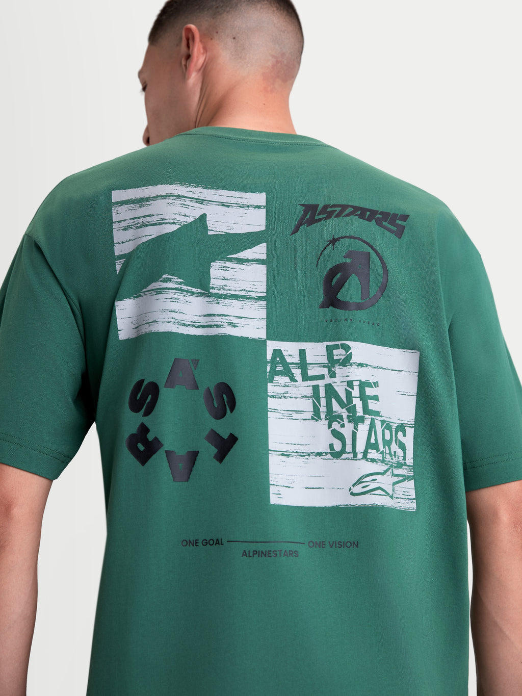 Alpinestars T-Shirt Checkback Oversized CSF, t-shirt de sportswear à manches courtes vert, vue de dos avec graphique en damier et logos Astars, coupe oversize, style motorsport décontracté
