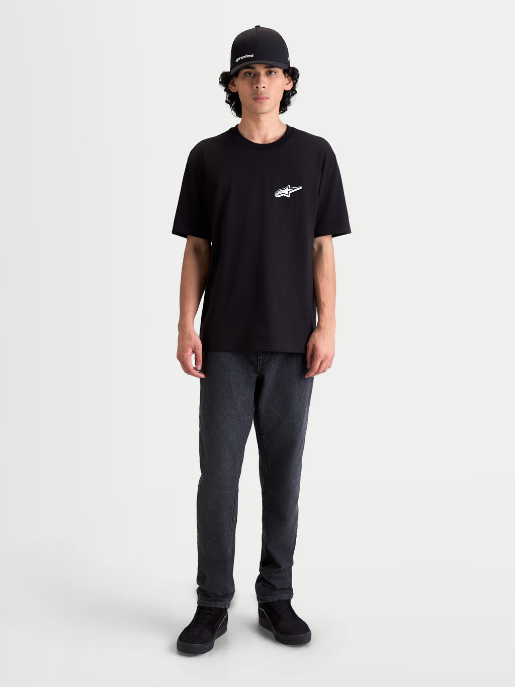 Alpinestars T-Shirt Meteor CSF, t-shirt à manches courtes pour homme, noir et blanc, style sportswear décontracté en mélange coton-polyester, avec un logo Astars blanc sur la poitrine.