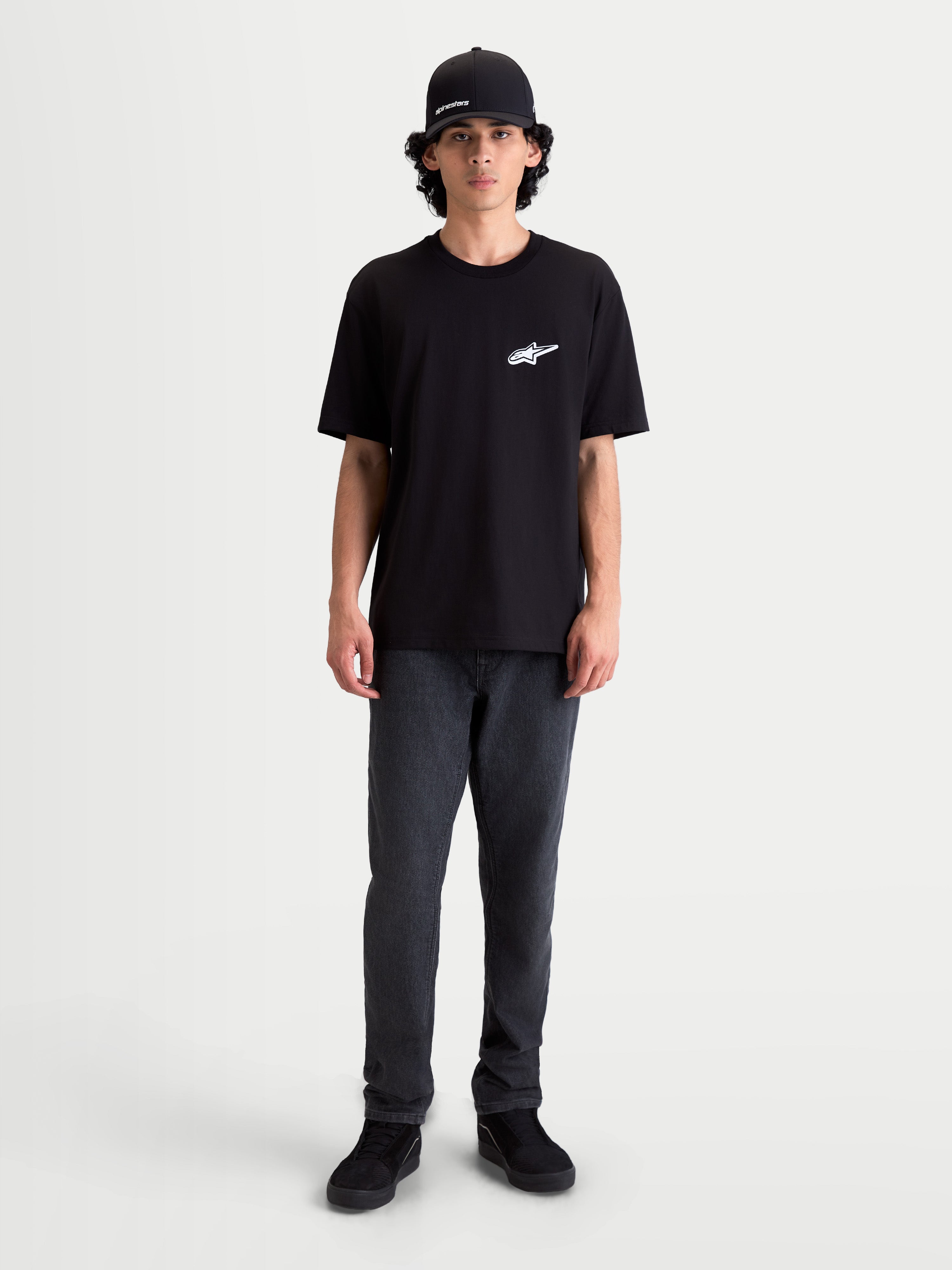 Alpinestars T-Shirt Meteor CSF, t-shirt à manches courtes pour homme, noir et blanc, style sportswear décontracté en mélange coton-polyester, avec un logo Astars blanc sur la poitrine.