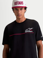 Alpinestars t-shirt P1 CSF, t-shirt sportswear à manches courtes pour homme, noir avec graphisme blanc et rouge sur la poitrine, logo Astars et bande de course, style décontracté motorsport