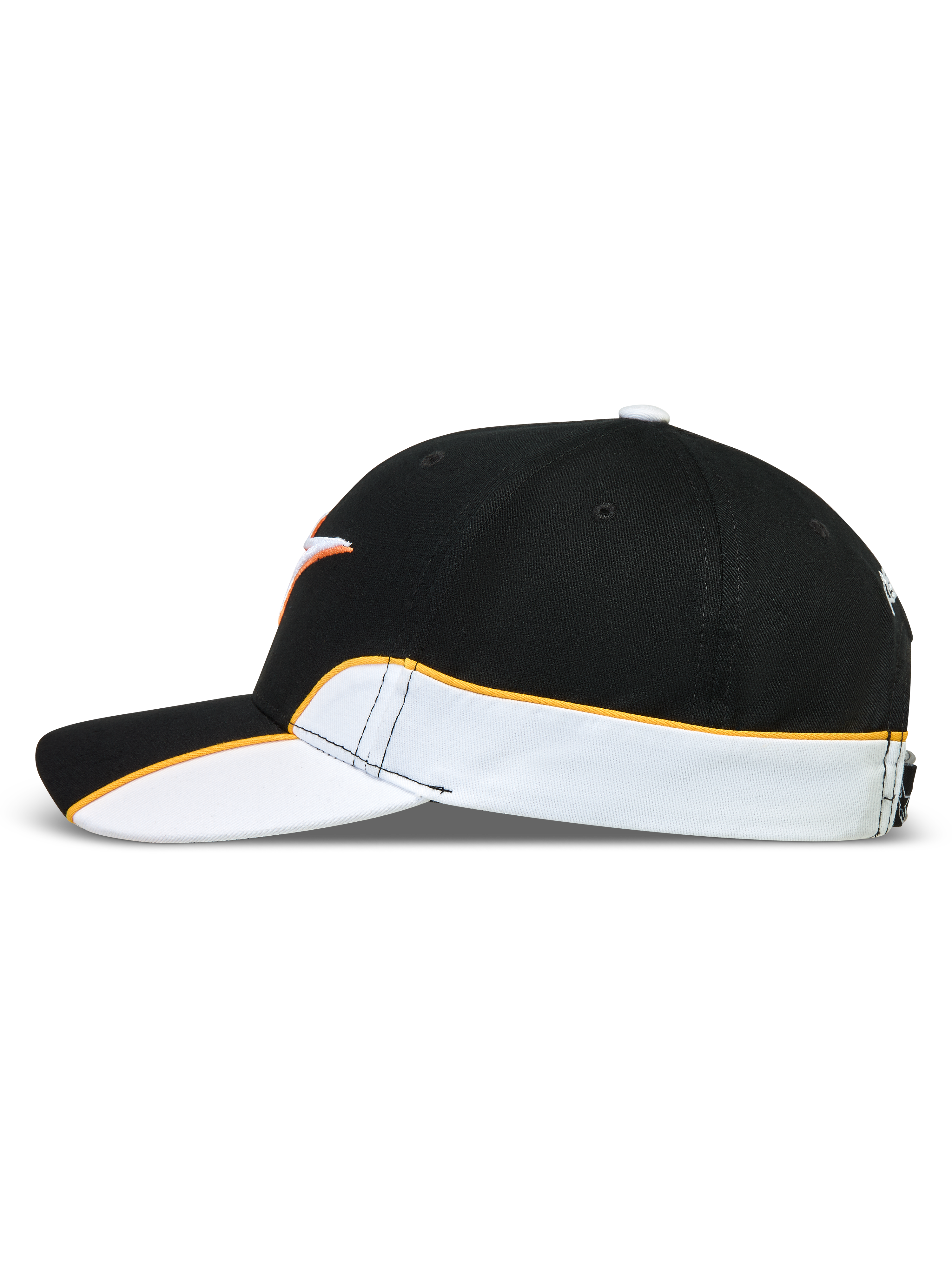 Alpinestars 500 Snapback, casquette de sportswear d'inspiration motorsport, unisexe, noire et blanche avec passepoil orange contrasté, vue de profil montrant les détails cut-and-sew, visière incurvée et couronne structurée en sergé de coton résistant.