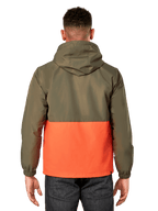 Veste coupe-vent Alpinestars Speeder, coupe-vent léger à capuche, design bicolore vert militaire et orange, vue de dos montrant la capuche et les poignets élastiques, style sportswear décontracté