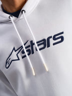 Sweat à capuche Alpinestars Blaze V3, blanc et bleu marine, gros plan sur la poitrine avec logo imprimé bleu marine à l'avant et cordons de serrage blancs à embouts trempés, vêtement streetwear décontracté motorsport