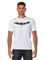 Alpinestars Elliptic CSF Tee, t-shirt blanc à manches courtes porté par un mannequin, logo Astars noir arqué avec graphique d'étoile rouge sur la poitrine, vêtement sportswear décontracté
