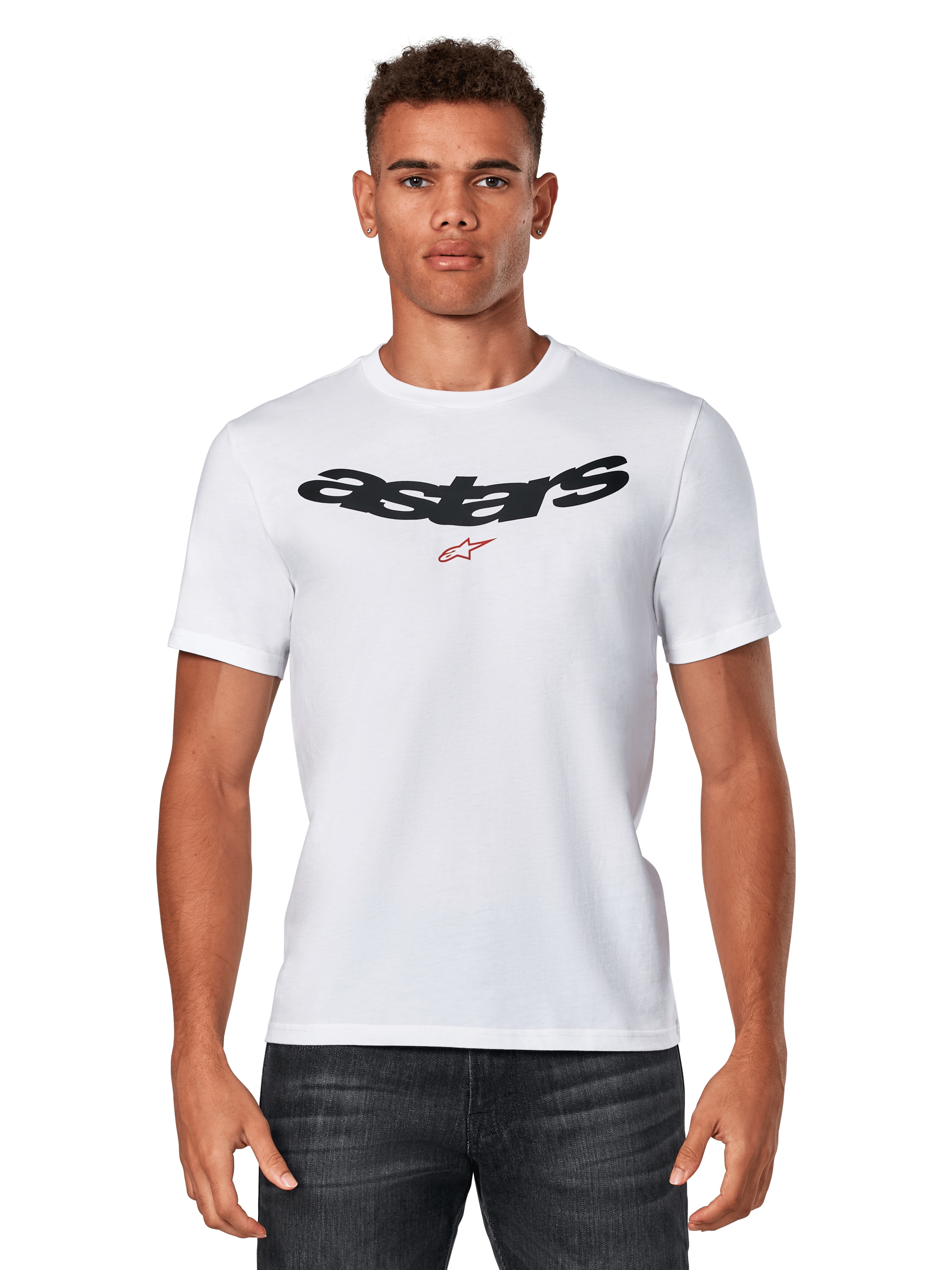 Alpinestars Elliptic CSF Tee, t-shirt blanc à manches courtes porté par un mannequin, logo Astars noir arqué avec graphique d'étoile rouge sur la poitrine, vêtement sportswear décontracté