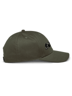 Casquette Canyon Alpinestars, vue de profil, vert militaire, couronne structurée avec visière courbée, logo Astars brodé avec remplissage camouflage, streetwear décontracté d'inspiration sport automobile