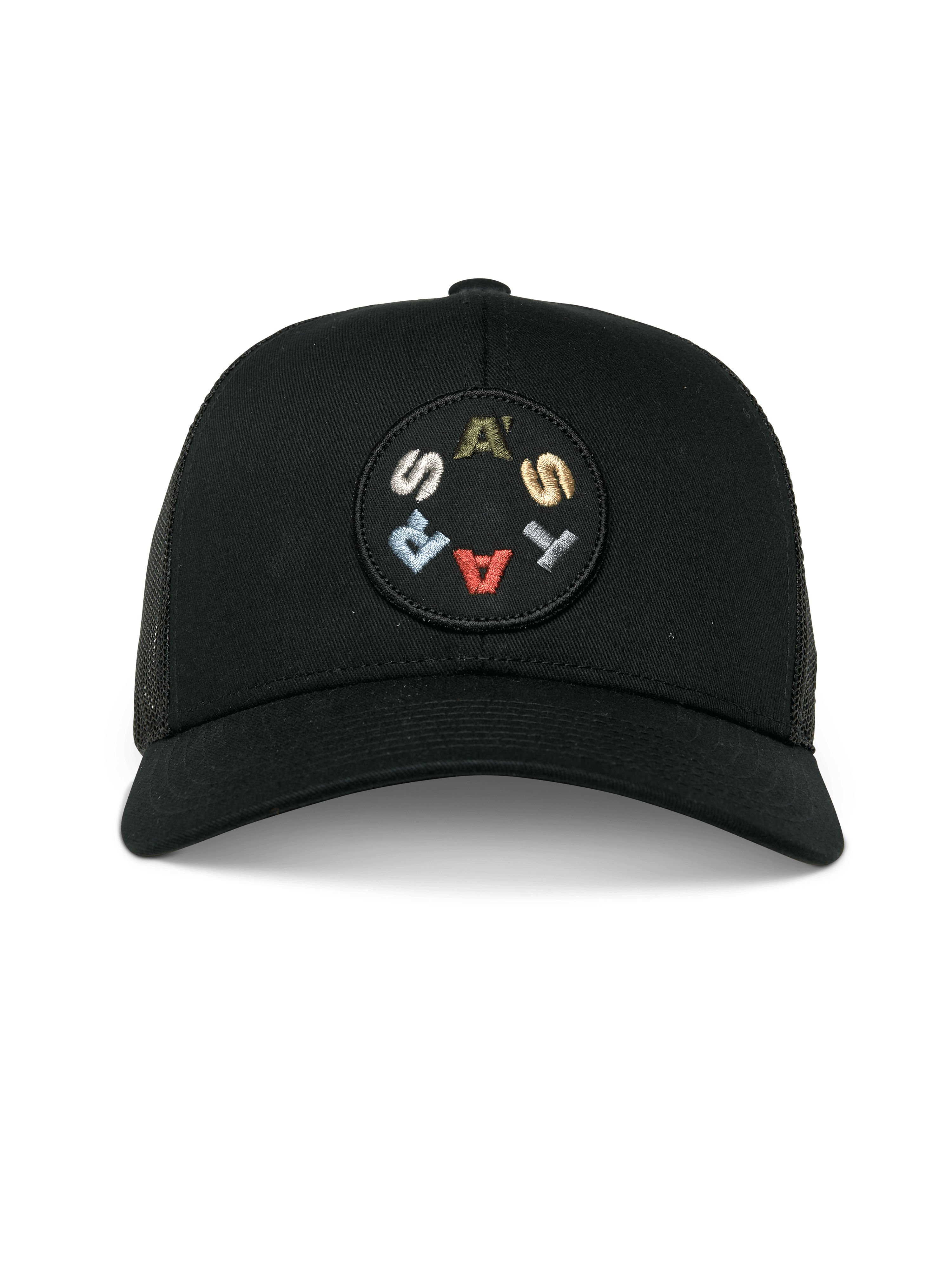 Casquette Trucker Gambit Alpinestars, noire, vue de face présentant un écusson brodé circulaire avec lettrage ASTARS coloré, visière courbée et dos en maille, couvre-chef décontracté inspiré des sports mécaniques