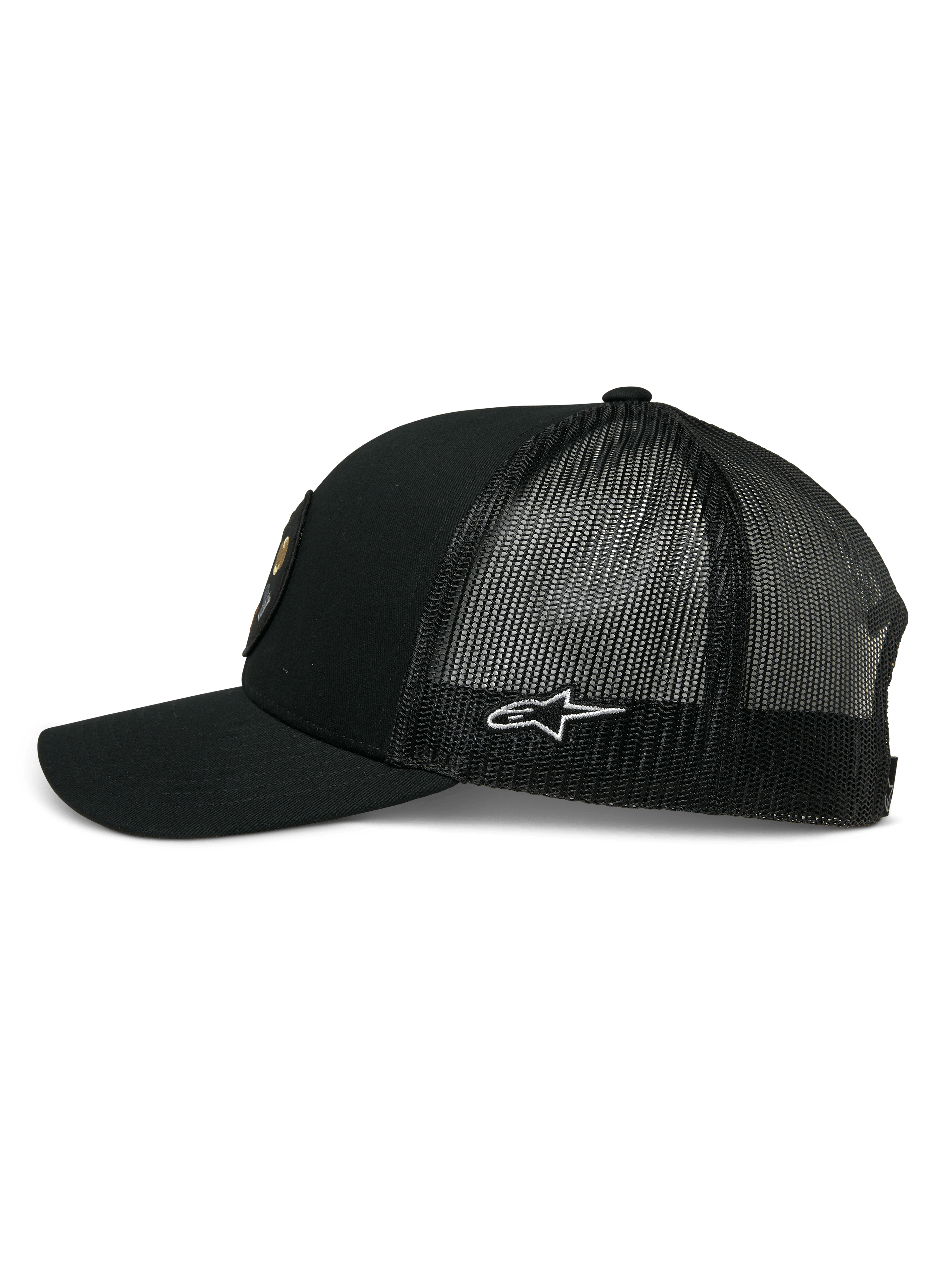Casquette Trucker Gambit Alpinestars, noire, vue latérale montrant la visière courbée et le dos en maille, logo étoile Alpinestars blanc sur le côté, accessoire décontracté inspiré des sports mécaniques