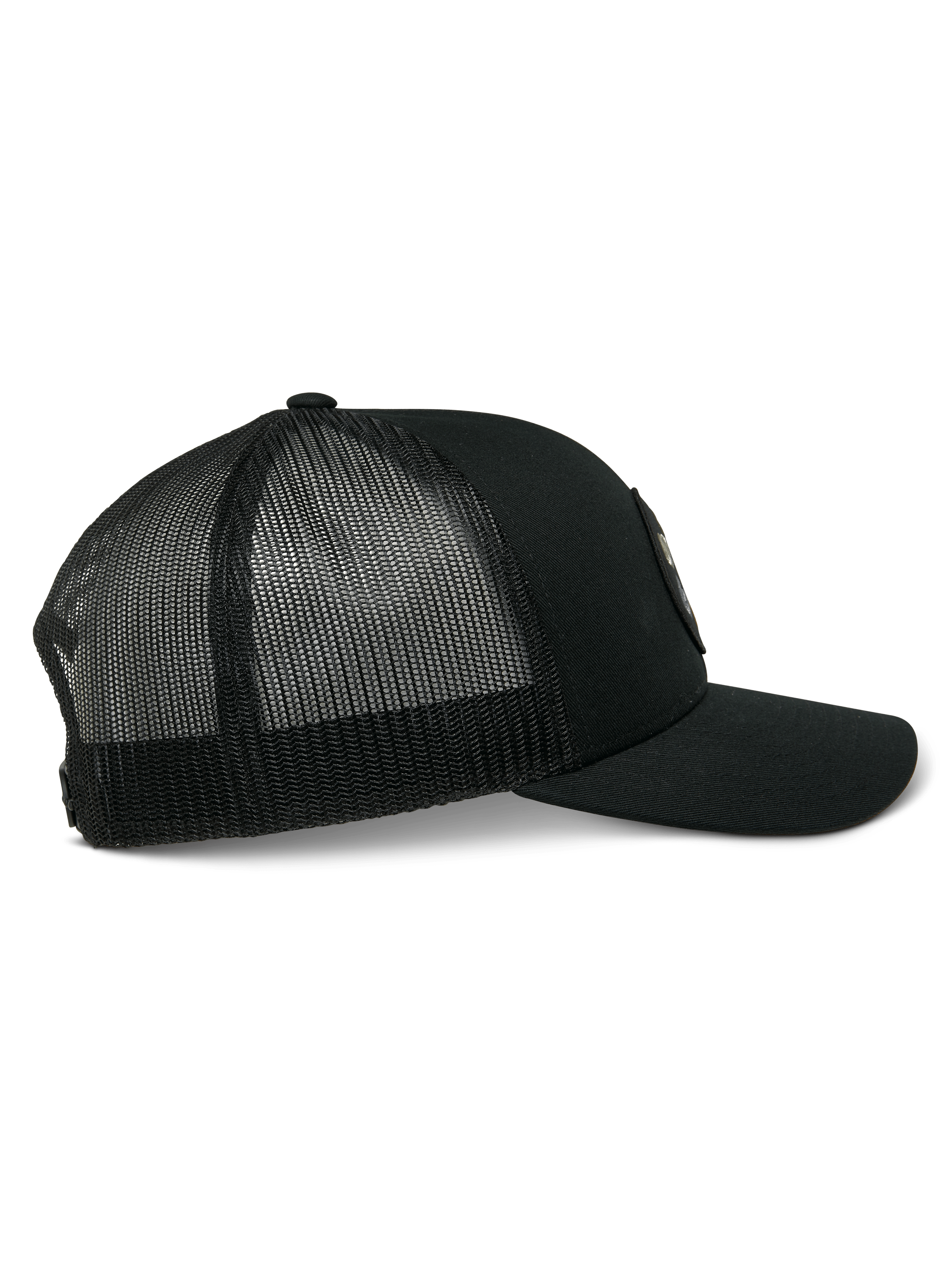 Casquette Trucker Alpinestars Gambit, casquette trucker, noir/noir, dotée d'une visière courbée, d'un devant en sergé structuré et d'un arrière en maille respirante, streetwear décontracté de sport automobile, vue de profil