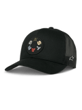 Casquette Trucker Gambit Alpinestars, noire, avec écusson circulaire à l'avant aux lettres brodées colorées, panneaux arrière en mesh respirant, visière courbée et petit logo blanc sur le côté, style décontracté sport automobile