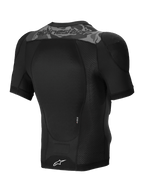 Alpinestars Veste De Protection A-Motion Plasma, veste de protection VTT à manches courtes noire et camouflage, vue de dos montrant la protection dorsale Nucleon PLASMA certifiée CE et la construction en maille extensible