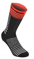 Alpinestars Drop Socks 19, chaussettes de cyclisme VTT, noires avec rayures horizontales blanches, manchette côtelée rouge vif avec logo noir, construction en maille légère, longueur 19 cm