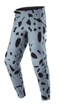 Pantalon Alpinestars Techstar Envision, pantalon de VTT, bleu cendré avec motif abstrait noir, fermeture à cliquet à la taille et poches zippées, ventilation perforée au laser pour la respirabilité, conçu pour le VTT