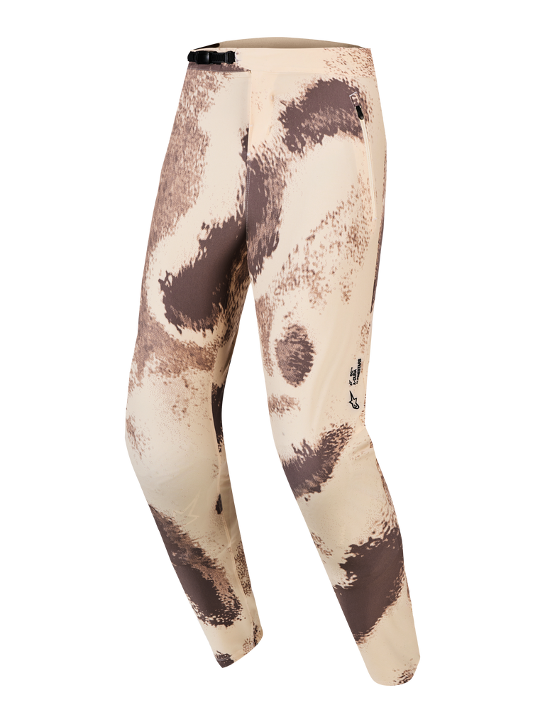 Pantalon Alpinestars A-Dura Ride Sand Camo, équipement VTT durable, tissu extensible 4 directions et fermeture à cliquet.