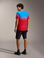 Maillot A-Dura ASTARS 2.0, dégradé rouge et bleu, vue de dos, équipement VTT haute performance.
