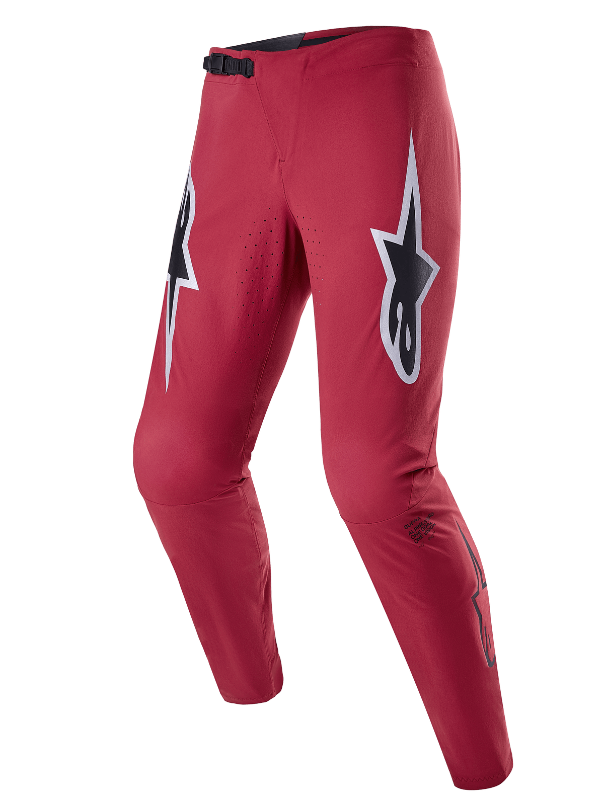 Alpinestars A-Supra Race Pants, pantalon de course VTT, bordeaux avec de grands logos étoiles blancs et noirs sur les cuisses, doté de ventilations perforées au laser, d'une fermeture à cliquet noire à la taille et d'une coupe performance fuselée pour le VTT