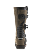 Bottes Alpinestars Tech-T, Brun huilé, vue arrière présentant des zones de flexion en accordéon noires, des boucles latérales et le logo Alpinestars sur le talon, bottes de moto de trial professionnelles avec une finition en cuir robuste.