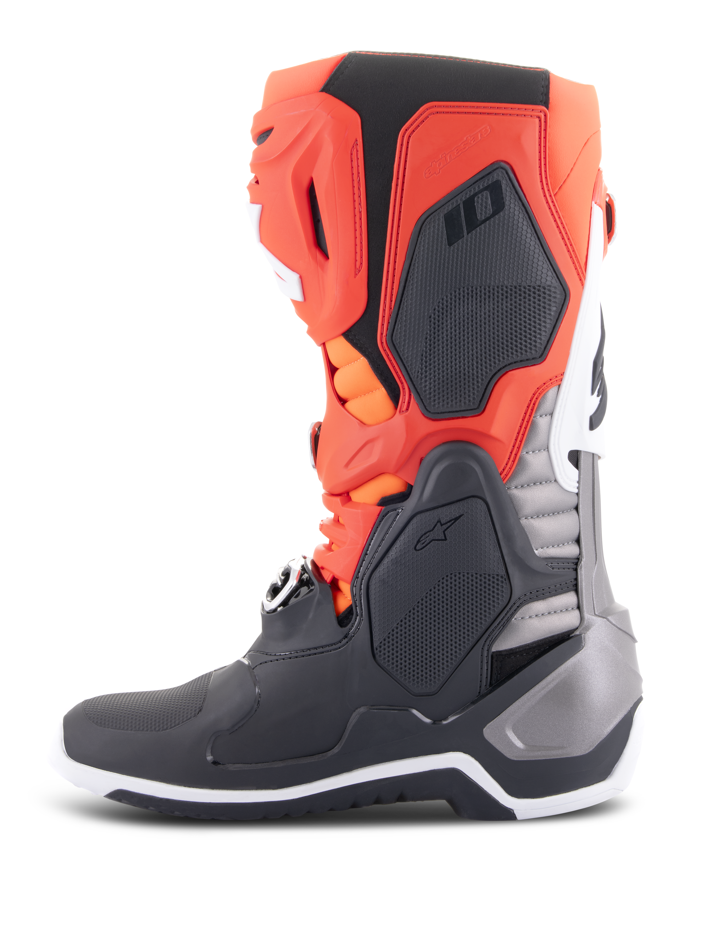 Bottes Alpinestars Tech 10, bottes de motocross, noir, rouge fluo et orange fluo avec des accents blancs, vue latérale mettant en valeur le châssis avancé en TPU, le système de boucles et la conception ergonomique pour la performance tout-terrain