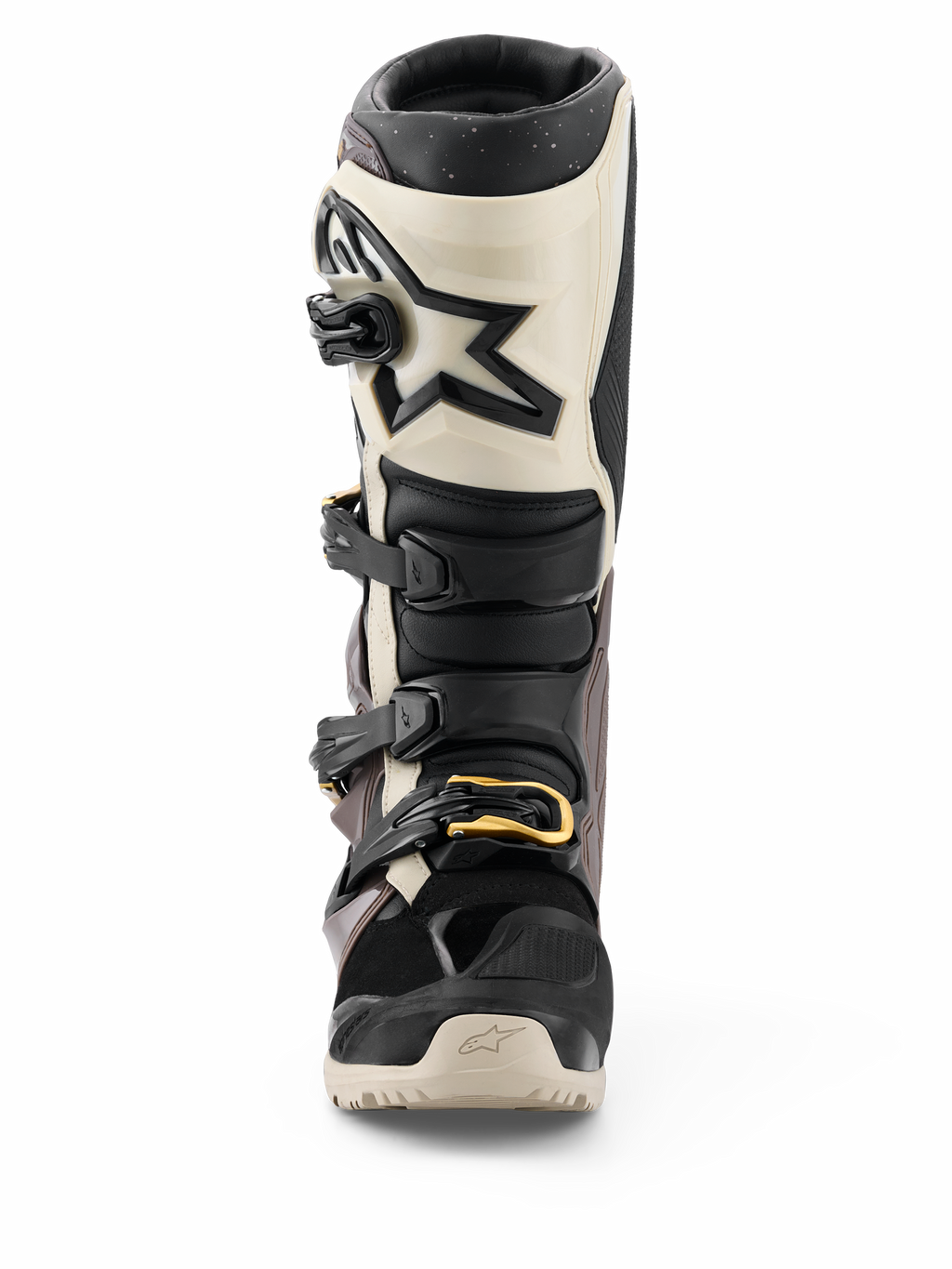 Bottes Alpinestars 2026 Tech 7 Enduro Drystar®, noir, gris foncé et or, bottes de moto tout-terrain imperméables, vue de face présentant un système de fermeture à boucles multiples avec des accents dorés, protection du tibia en TPU et design avec logo en étoile.