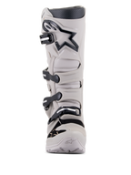 Bottes Alpinestars Tech 7 Enduro Drystar®, bottes de moto enduro et tout-terrain, gris sable, gris clair avec accents et logo noirs, système de fermeture à quatre boucles, plaque de tibia renforcée, design robuste pour une performance par tous les temps