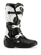 Alpinestars Tech 3 Boots, bottes de motocross, noir et blanc, vue de profil présentant un système de fermeture à trois boucles, des panneaux de protection en TPU et une construction synthétique durable pour la course tout-terrain
