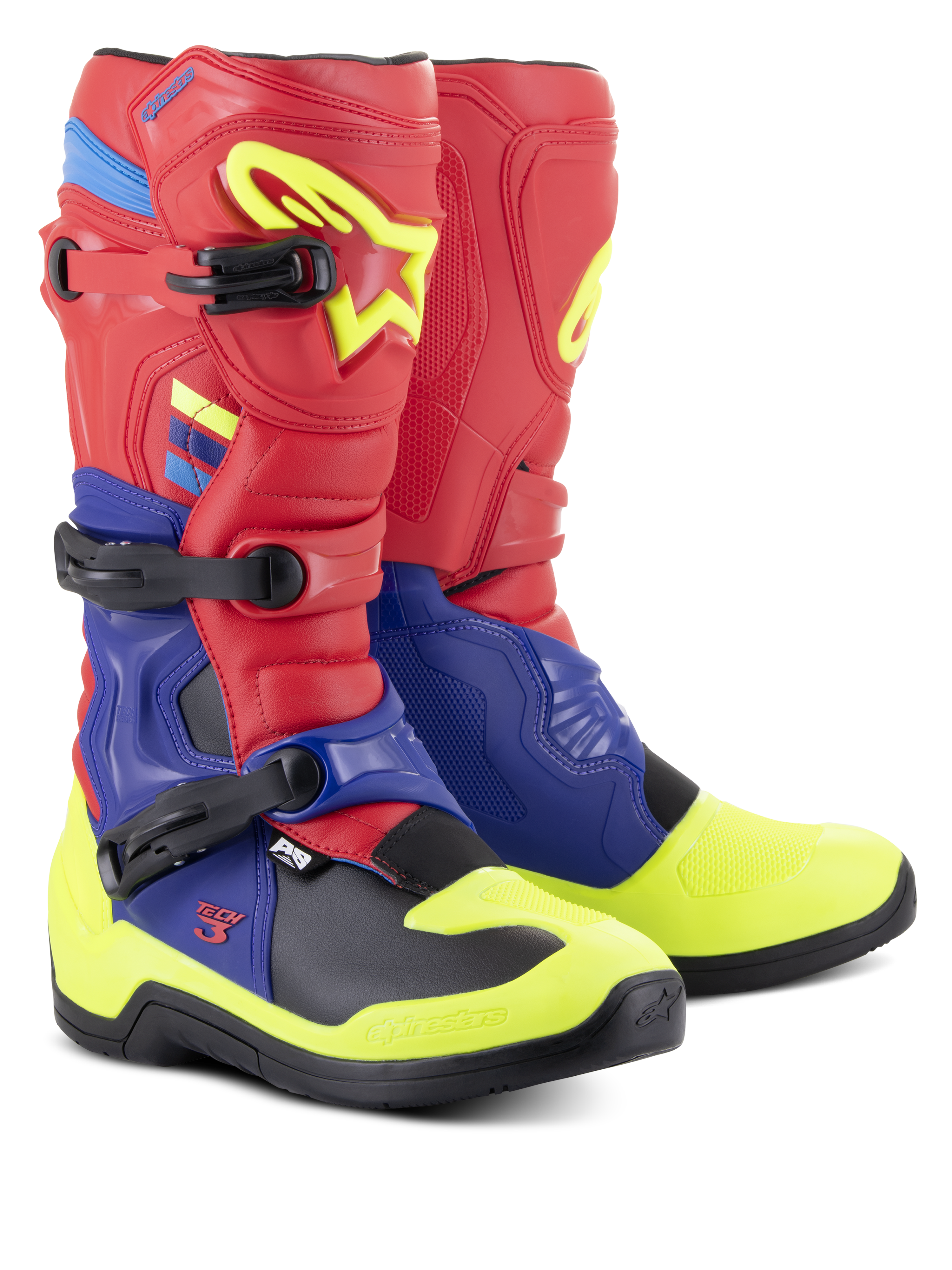 Bottes Alpinestars Tech 3, bottes de motocross, rouge vif, bleu foncé et jaune fluo, avec trois boucles en polymère, plaques de protection en TPU profilées et semelle extérieure noire à haute adhérence, conçues pour le motocross et les performances tout-terrain.