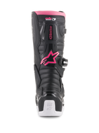 Bottes de motocross Alpinestars Stella Tech 3 pour femme, noir, blanc et rose, vue arrière montrant le logo étoile Alpinestars rose, le bord supérieur rose, des panneaux noirs texturés et le talon blanc avec marquage Tech Series.