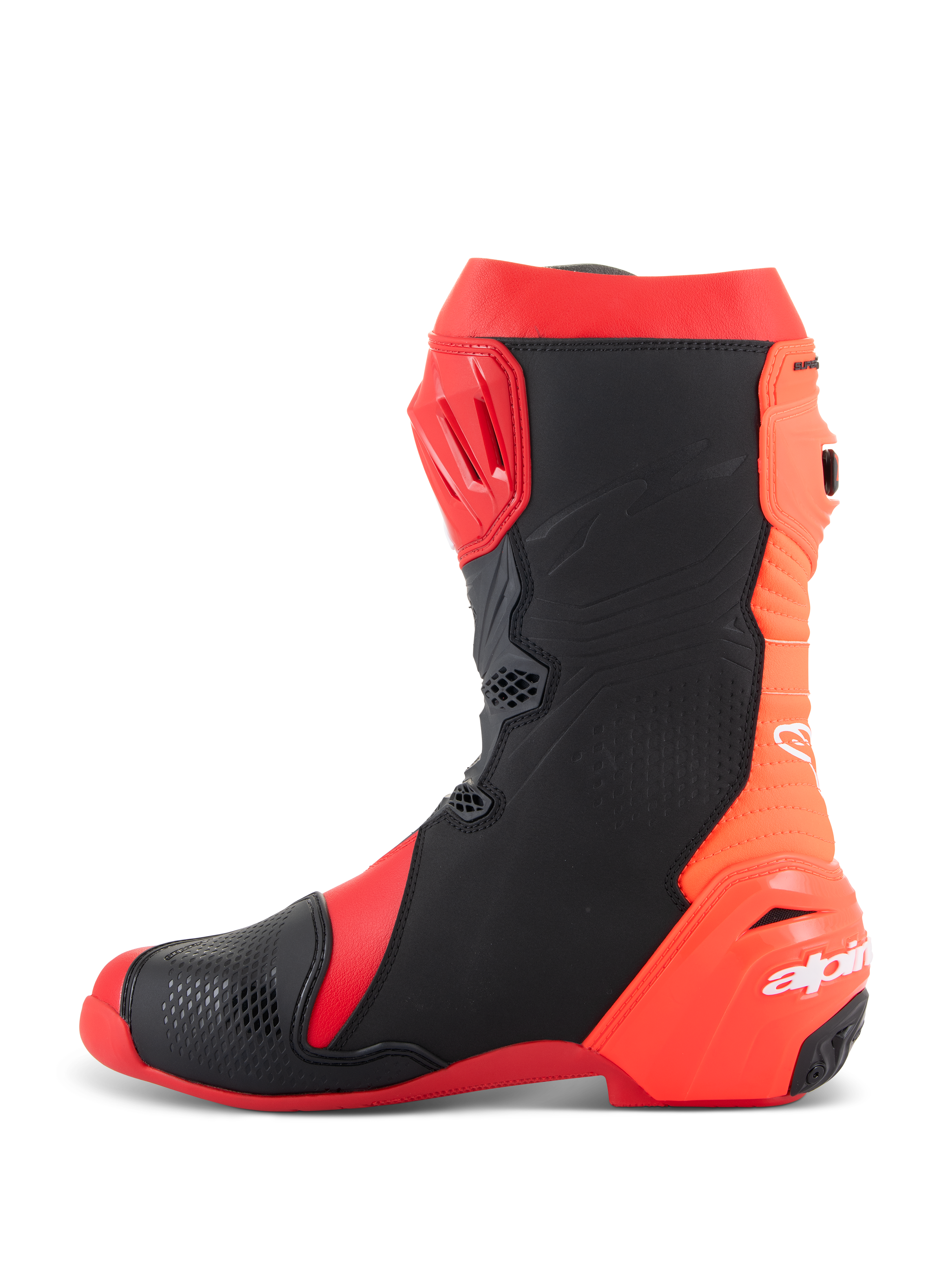 Bottes Alpinestars Supertech R, bottes de course moto professionnelles, rouge vif et rouge fluo avec panneaux noirs, vue de profil montrant la plaque tibiale en TPU, conception arrière flexible en accordéon et logo Alpinestars blanc sur le talon
