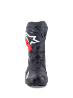 Bottes Alpinestars Honda Supertech R, bottes de course moto, noir avec accents rouges et blancs, vue de face montrant la ventilation en maille nid d'abeille, grand logo blanc sur le tibia, construction en microfibre haute performance